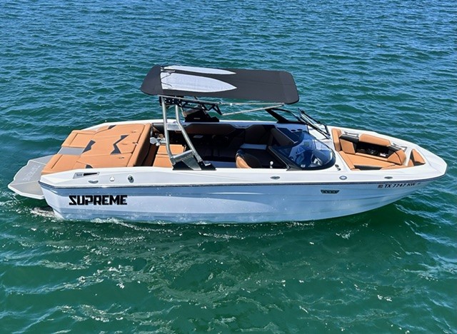 2025 SUPREME S220 | Nautical Boat Club